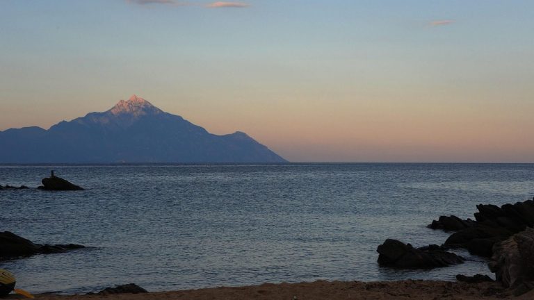 beach, sun, sea, summer, sand, water, vacations, to travel, coast, heaven, sunlight, nature, paradise, riverbank, relaxation, blue, greece, idyllic, relax, sunset, mood, atos, mountain, sarti